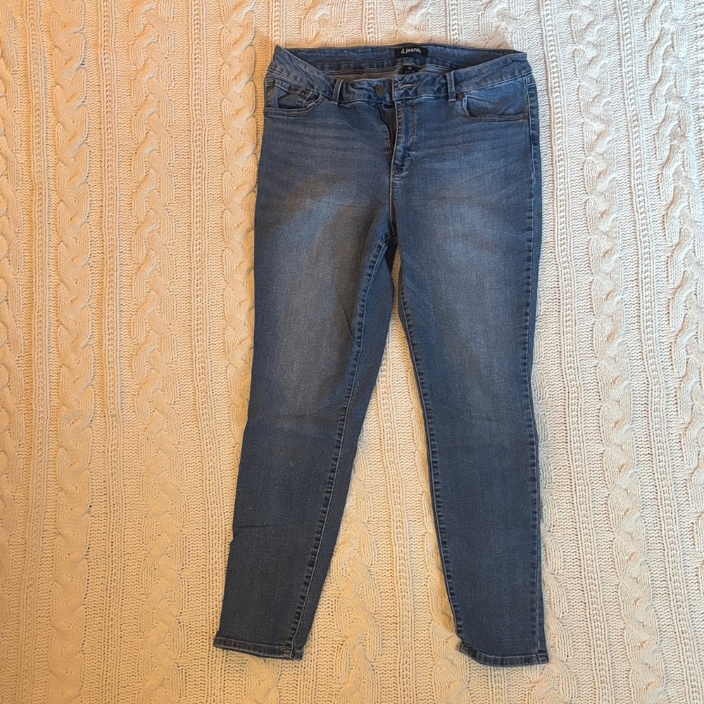 d. jeans Women's Skinny Jeans in Medium Blue Wash
